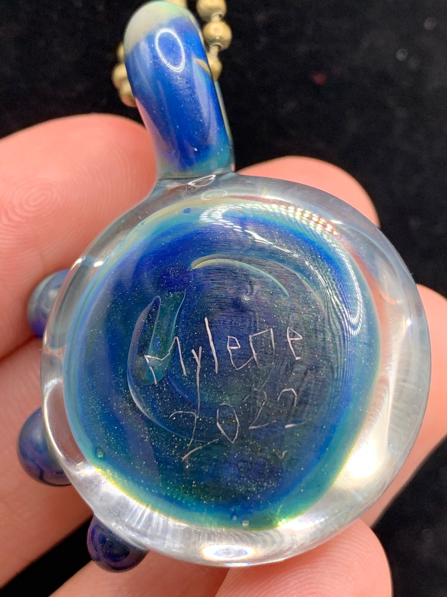 MyleneGlassWorld - Swirls to star queen bee pendant